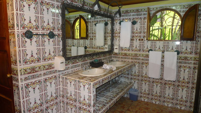 Imagen de la habitación del Hotel La Mansion Inn Arenal. Foto 11