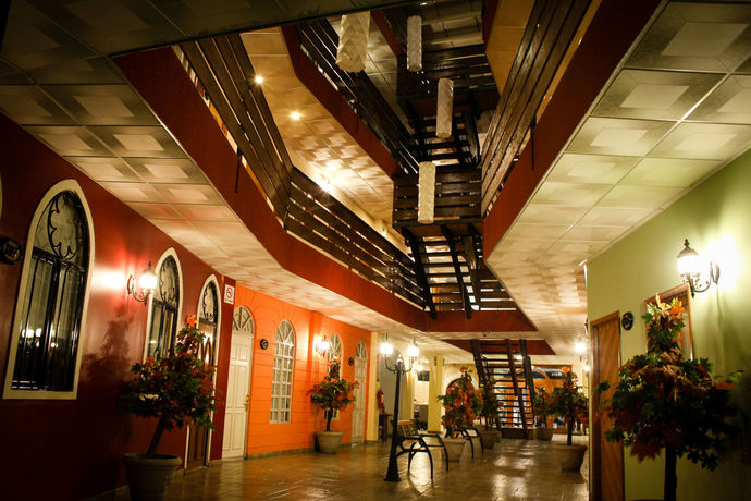 Imagen del bar/restaurante del Hotel La Mansion Suiza. Foto 2