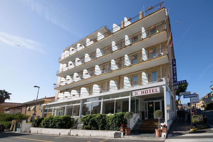 Imagen general del Hotel La Marina Mhotelsgroup. Foto 7
