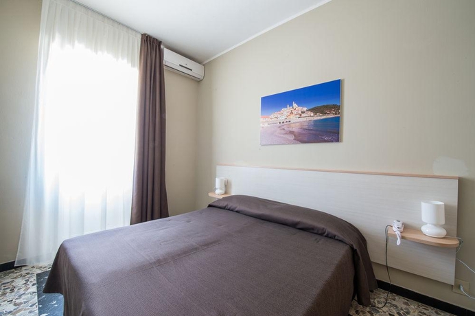 Imagen general del Hotel La Marina Mhotelsgroup. Foto 13