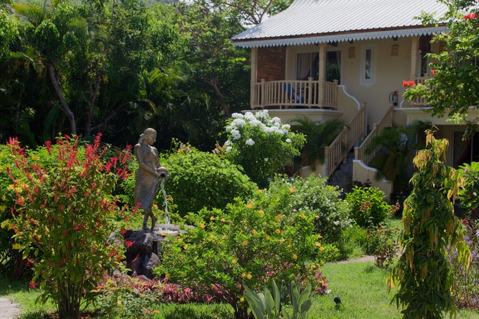 Imagen de los exteriores del Hotel La Mariposa, Rivi&egrave;re Noire. Foto 8