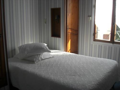 Imagen de la habitación del Hotel La Marjolaine, Antibes. Foto 3