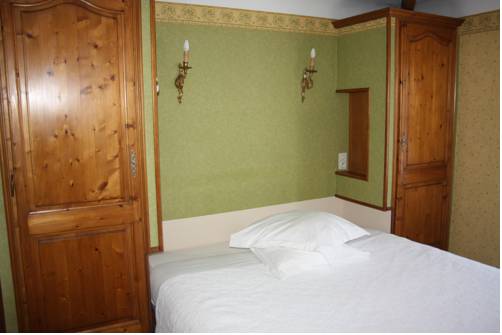 Imagen de la habitación del Hotel La Marjolaine, Antibes. Foto 8