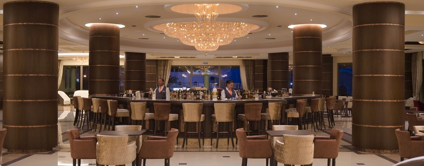 Imagen del bar/restaurante del Hotel La Marquise Luxury Resort Complex. Foto 4