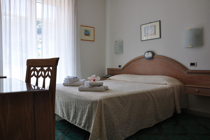 Imagen de la habitación del Hotel La Marticana. Foto 9