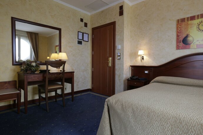 Imagen de la habitación del Hotel La Martinica Resort. Foto 17