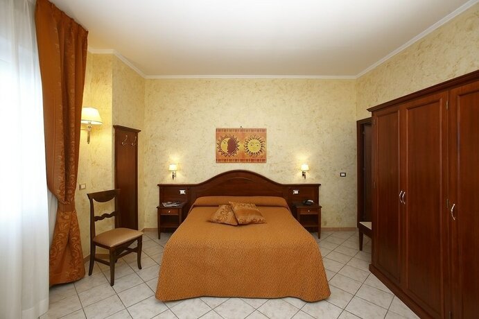 Imagen de la habitación del Hotel La Martinica Resort. Foto 18