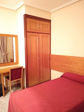 Imagen de la habitación del Hotel La Maruxi&ntilde;a. Foto 13