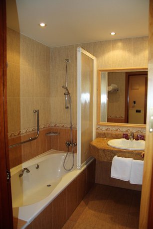 Imagen de la habitación del Hotel La Maruxi&ntilde;a. Foto 14