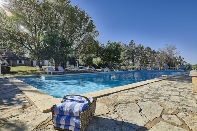 Imagen de la piscina del Hotel La M&eacute;tairie, Mauzac et Grand Castang. Foto 19