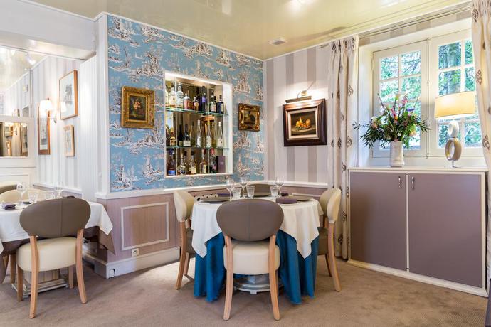 Imagen del bar/restaurante del Hotel La M&egrave;re Hamard. Foto 2