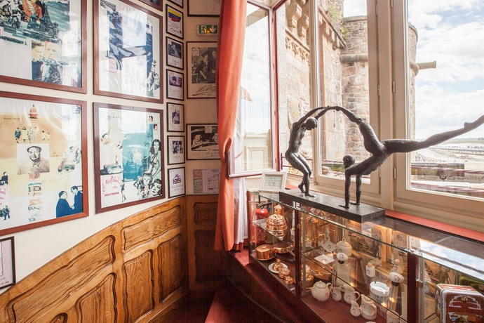 Imagen de los interiores del Hotel La Mère Poulard. Foto 13