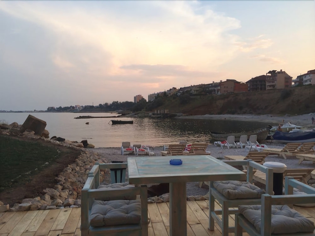 Imagen de los exteriores del Hotel La Mer. Foto 15