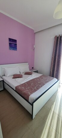 Imagen de la habitación del Hotel La Mer, Gjasht&euml;. Foto 15