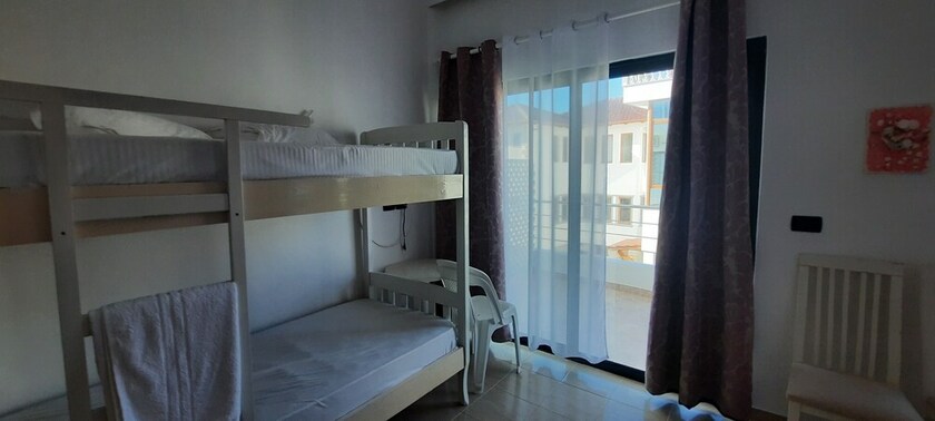 Imagen general del Hotel La Mer, Gjasht&euml;. Foto 9