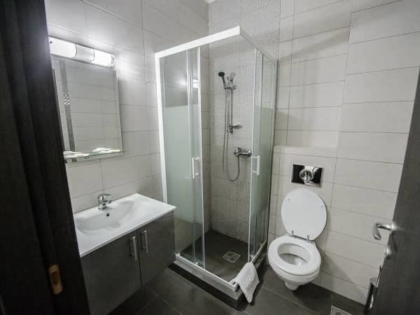 Imagen de la habitación del Hotel La Mer Mamaia Nord. Foto 9