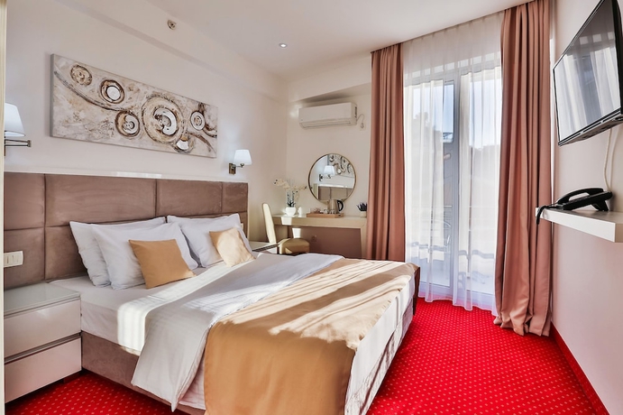 Imagen de la habitación del Hotel La Mer, Rafailovici. Foto 2