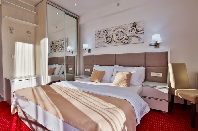 Imagen de la habitación del Hotel La Mer, Rafailovici. Foto 3