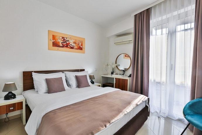Imagen de la habitación del Hotel La Mer, Rafailovici. Foto 13
