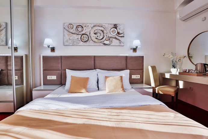 Imagen de la habitación del Hotel La Mer, Rafailovici. Foto 15