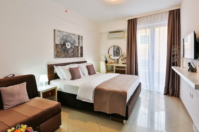 Imagen de la habitación del Hotel La Mer, Rafailovici. Foto 16