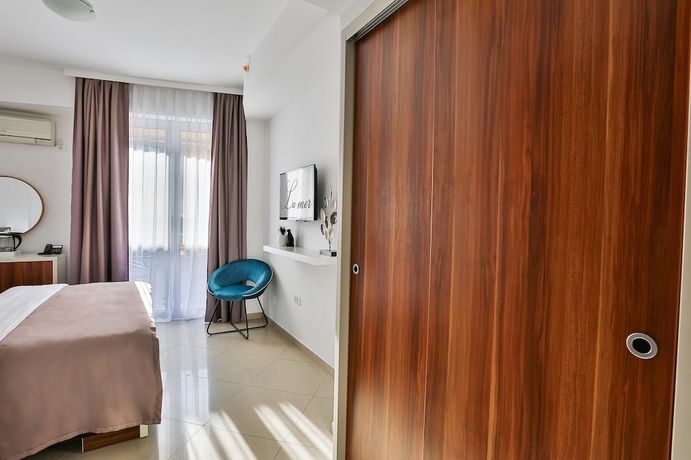 Imagen de la habitación del Hotel La Mer, Rafailovici. Foto 17