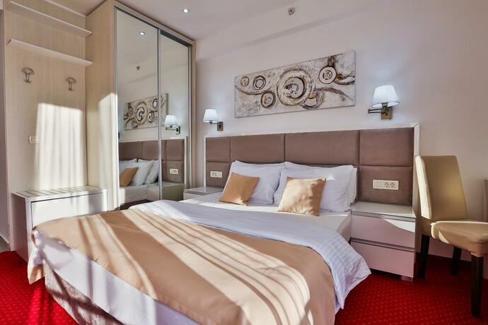 Imagen general del Hotel La Mer, Rafailovici. Foto 11