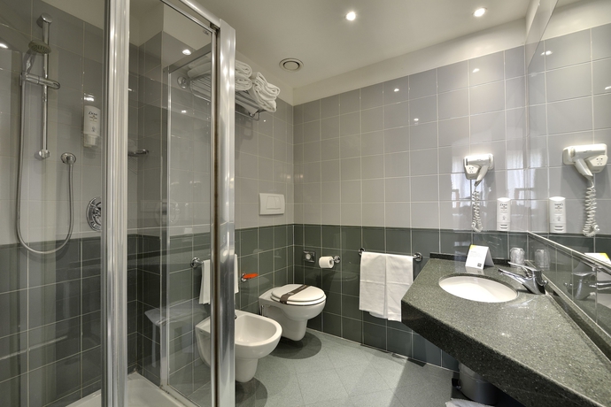 Imagen de la habitación del Hotel La Meridiana Bleisure. Foto 10