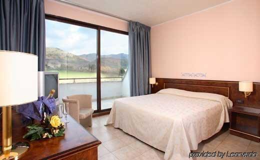 Imagen de la habitación del Hotel La Meridienne. Foto 8