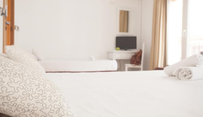 Imagen de la habitación del Hotel La Milagrosa, Alicante. Foto 9