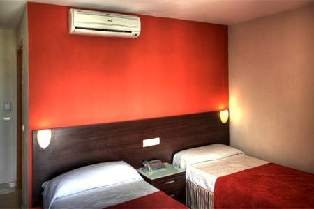 Imagen de la habitación del Hotel La Mirada. Foto 12