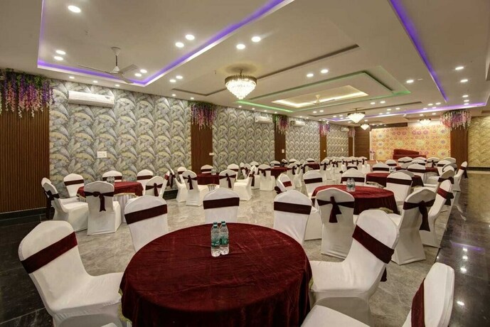 Imagen de los interiores del Hotel La Mirage, Noida. Foto 36