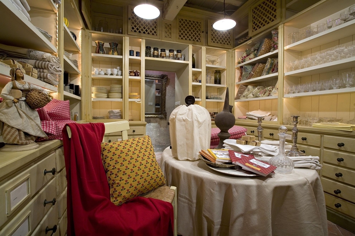 Imagen de los interiores del Hotel La Mirande. Foto 12