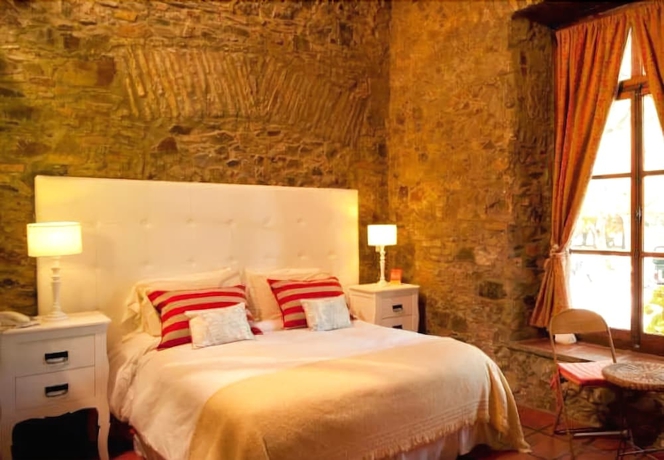 Imagen de la habitación del Hotel La Misi&oacute;n. Foto 11