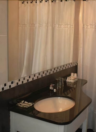 Imagen de la habitación del Hotel La Misi&oacute;n. Foto 16