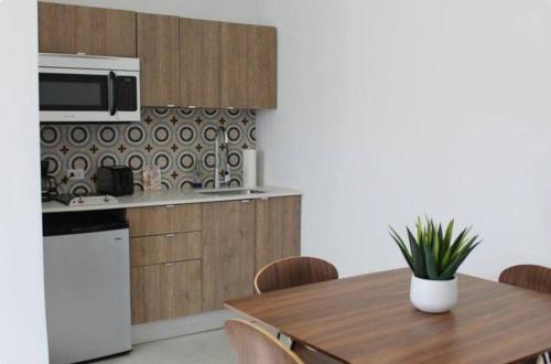 Imagen de la habitación del Hotel La Mona Loiza Apartments Complex. Foto 5