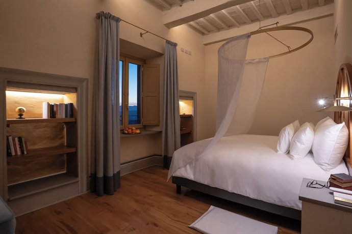 Imagen de la habitación del Hotel La Monastica Resort and Spa. Foto 5