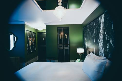 Imagen de la habitación del Hotel La Mondaine. Foto 6