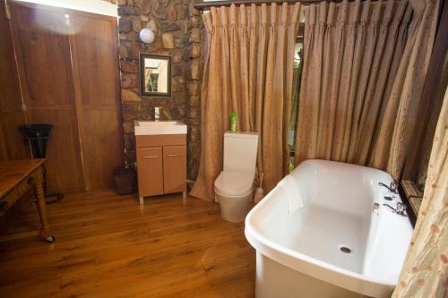 Imagen general del Hotel La Montagne Guest Lodge, Hastbeespoort. Foto 3