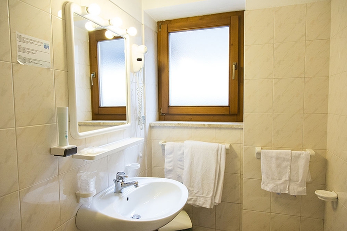 Imagen de la habitación del Hotel La Montanara, Predazzo. Foto 3