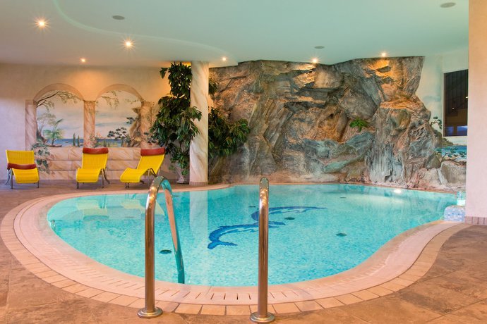 Imagen de la piscina del Hotel La Montanina, Malosco. Foto 18