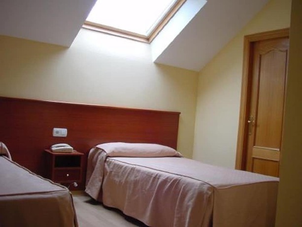 Imagen de la habitación del Hotel La Mora. Foto 10