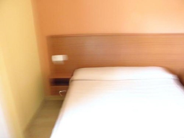 Imagen de la habitación del Hotel La Mora. Foto 13