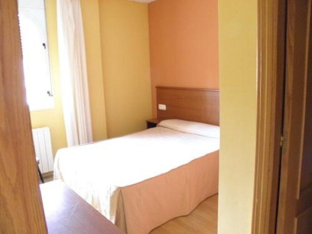 Imagen de la habitación del Hotel La Mora. Foto 15