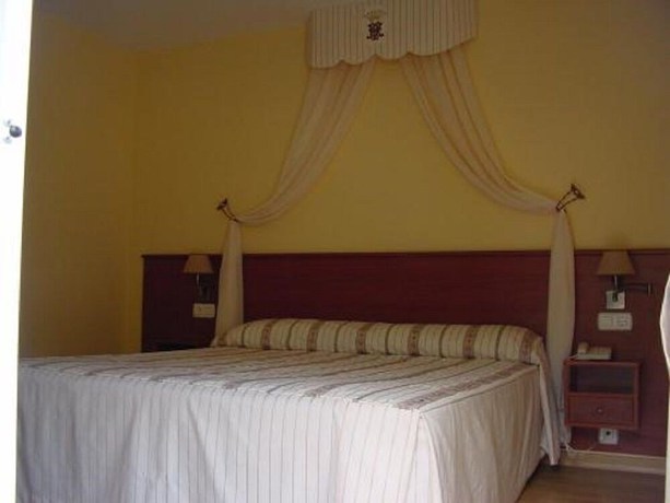 Imagen de la habitación del Hotel La Mora. Foto 16