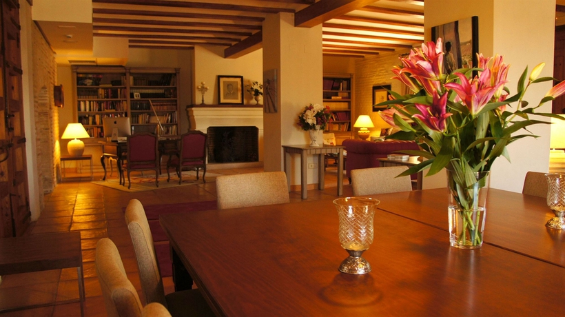 Imagen de los interiores del Hotel La Mozaira. Foto 11