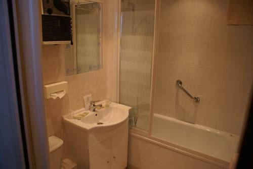 Imagen de la habitación del Hotel La Musarde. Foto 8