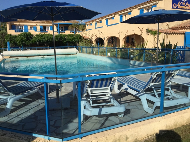 Imagen de la piscina del Hotel La Nartelle. Foto 16