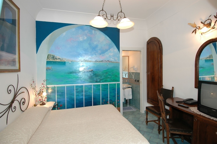 Imagen de la habitación del Hotel La Ninfa. Foto 13