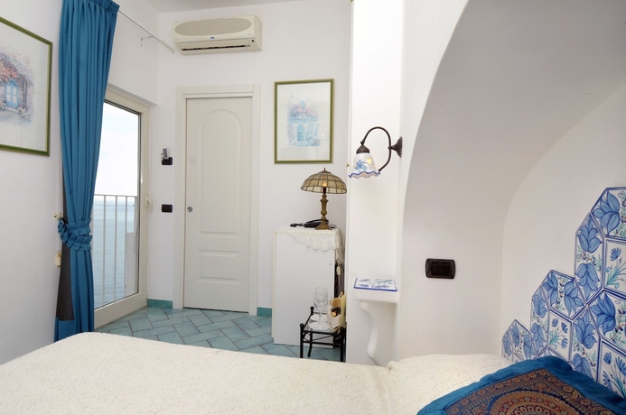 Imagen de la habitación del Hotel La Ninfa. Foto 17